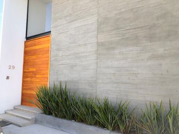 CASA EN VENTA EN FRACC. NAVARRA! A 500m FEDERAL A ATLIXCO! ENORME JARDÍN!