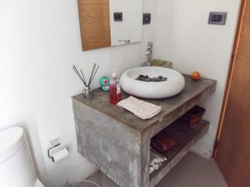 CASA EN VENTA EN FRACC. NAVARRA! A 500m FEDERAL A ATLIXCO! ENORME JARDÍN!