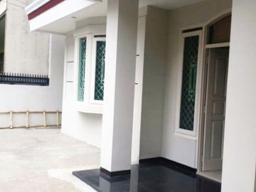 Rumah mewah Komplek Mekarwangi