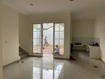 Disewakan Rumah di Suvarna Sari (8x20) 30Jt/Thn di Suvarna Sutera