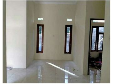 Rumah Dijual Murah di Purwomartani ada Sisa Tanah Halaman Rumah