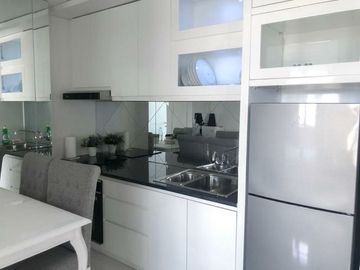 Apartemen Puncak Dharmahusada Full Furnish Strategis