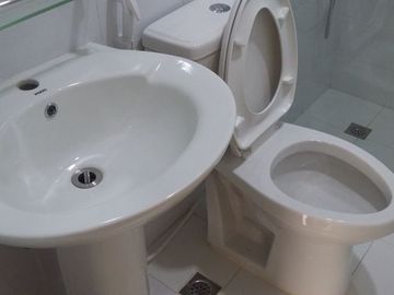 DILIMAN QUEZON CITY WITH 2-PARKING 3-BEDROOM NEAR KALAYAAN