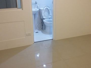 DILIMAN QUEZON CITY WITH 2-PARKING 3-BEDROOM NEAR KALAYAAN