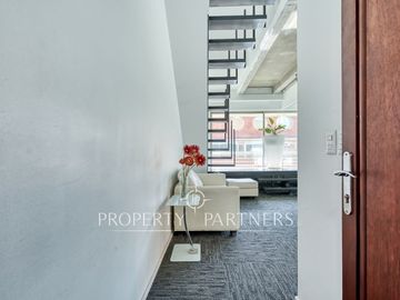 Gran Oficina Duplex en Ciudad Empresarial (UF 51/m2)!!!