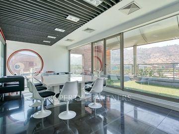 Gran Oficina Duplex en Ciudad Empresarial (UF 51/m2)!!!