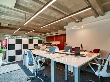 Gran Oficina Duplex en Ciudad Empresarial (UF 51/m2)!!!