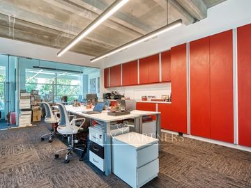 Gran Oficina Duplex en Ciudad Empresarial (UF 51/m2)!!!