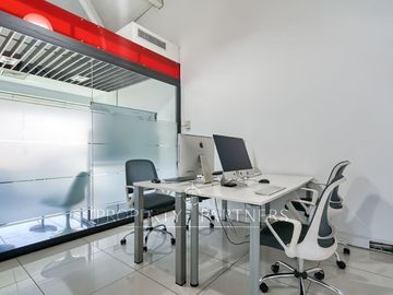 Gran Oficina Duplex en Ciudad Empresarial (UF 51/m2)!!!