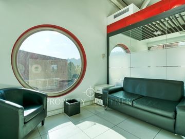 Gran Oficina Duplex en Ciudad Empresarial (UF 51/m2)!!!