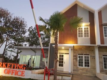 Rumah Mewah 2 Lantai di Grand Sekar Asri Dau