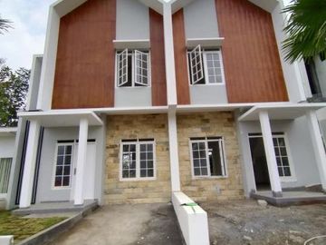 Rumah Mewah 2 Lantai di Grand Sekar Asri Dau