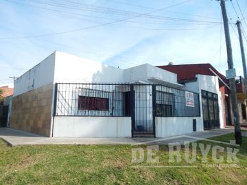 Casa en venta en Ezpeleta Oeste
