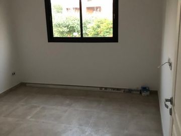 Estrene Duplex 3 Ambientes Apto Crédito con cochera y fondo