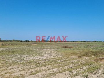¡OPORTUNIDAD ÚNICA! 

¿Estás buscando el lugar perfecto para tu próximo proyecto en Monsefú, Chiclayo? ¡No busques más!

Presentamos un terreno ur