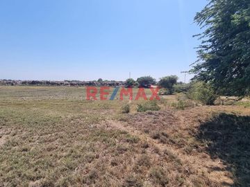 ¡OPORTUNIDAD ÚNICA! 

¿Estás buscando el lugar perfecto para tu próximo proyecto en Monsefú, Chiclayo? ¡No busques más!

Presentamos un terreno ur