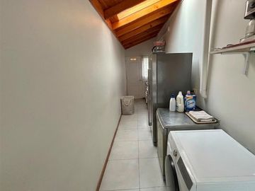 Casa en venta 3D+3B, Los Castaños, Las Vizcachas