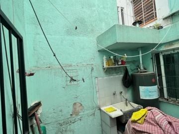CASA 5 AMB EN VENTA EN FLORES