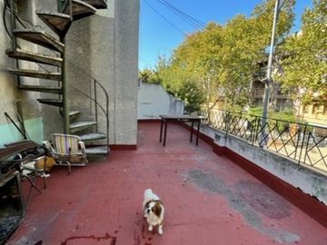 CASA 5 AMB EN VENTA EN FLORES