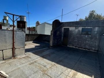 CASA 5 AMB EN VENTA EN FLORES