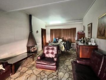 CASA 5 AMB EN VENTA EN FLORES