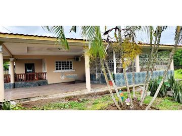 En Venta residencia frente a la VIA BOQUETE en Dolega