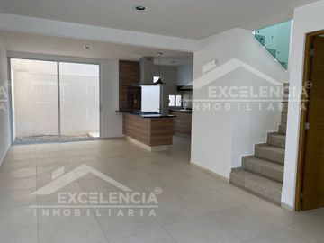 VENTA DE CASA NUEVA DE 2 NIVELES EN FRACC. PRIVADO EL PRADO TARIMBARO