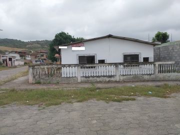 Puerto Cayo: Se Vende Casa Cerca del Mar en Puerto Cayo