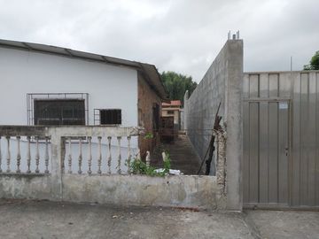 Puerto Cayo: Se Vende Casa Cerca del Mar en Puerto Cayo
