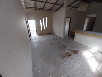 Puerto Cayo: Se Vende Casa Cerca del Mar en Puerto Cayo