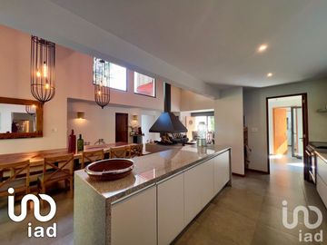 Casa en Venta en Avándaro, Valle de Bravo, Mexico