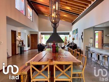 Casa en Venta en Avándaro, Valle de Bravo, Mexico