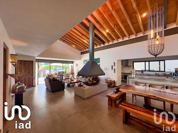 Casa en Venta en Avándaro, Valle de Bravo, Mexico