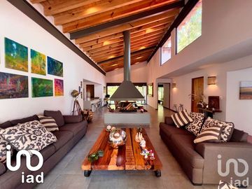 Casa en Venta en Avándaro, Valle de Bravo, Mexico