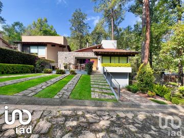 Casa en Venta en Avándaro, Valle de Bravo, Mexico