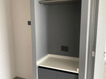 En venta moderno dpto 1D, semi-nuevo en la Cisterna.