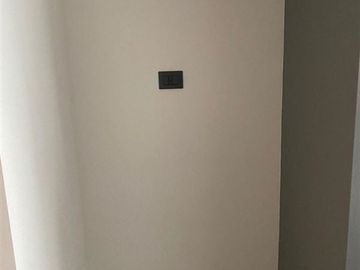 En venta moderno dpto 1D, semi-nuevo en la Cisterna.