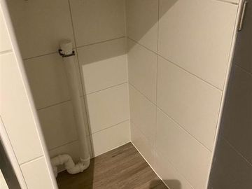 En venta moderno dpto 1D, semi-nuevo en la Cisterna.