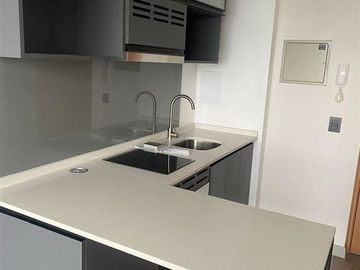 En venta moderno dpto 1D, semi-nuevo en la Cisterna.