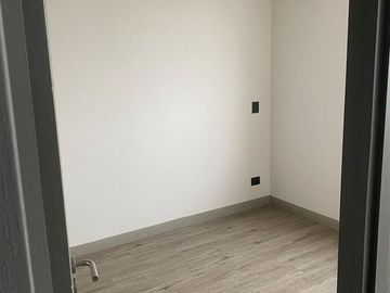 En venta moderno dpto 1D, semi-nuevo en la Cisterna.