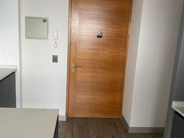 En venta moderno dpto 1D, semi-nuevo en la Cisterna.