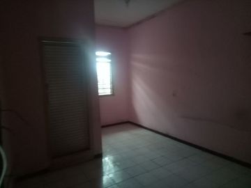 Rumah di jemur sari