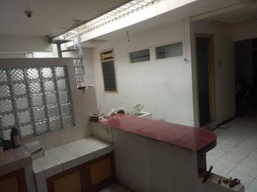 Rumah di jemur sari