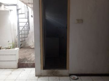 Rumah di jemur sari