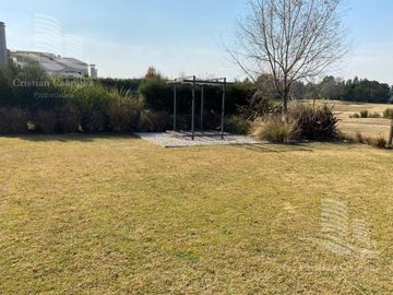 Venta - Casa 6 Ambientes al Rio, Jardín, Pileta - El Golf, Nordelta, Tigre