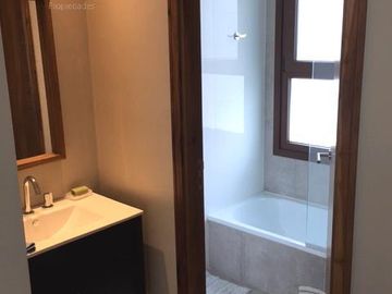 Venta - Casa 6 Ambientes al Rio, Jardín, Pileta - El Golf, Nordelta, Tigre