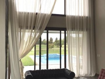Venta - Casa 6 Ambientes al Rio, Jardín, Pileta - El Golf, Nordelta, Tigre