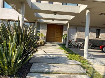 Venta - Casa 6 Ambientes al Rio, Jardín, Pileta - El Golf, Nordelta, Tigre