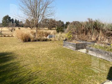 Venta - Casa 6 Ambientes al Rio, Jardín, Pileta - El Golf, Nordelta, Tigre