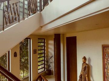 Beautiful HOME that Lands in 3,200sqm with a 270 degree Uninterrupted View of Manila and Antipolo Hills Now for SALE!
